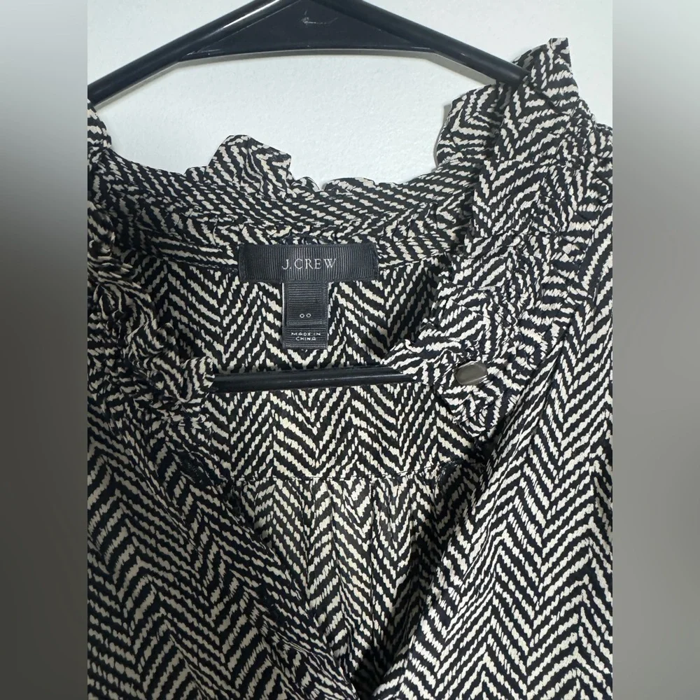 J.Crew Black White Sleeveless Blouse Ruffle Neck Button Front